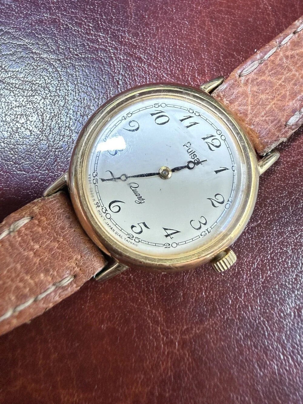 Vintage Pulsar Quartz Gold Tone Watch Brown Leather Band V230-0150 Japan Dial